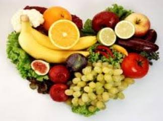 Vitamin organizmanın hayati besin olarak az miktarda ihtiyaç duyduğu organik bileşiktir. Vitaminler esas olarak gıdalar ile alınır . Vitaminler vücutta hastalıklara karşı direnç arttırıcı ve düzenleyici olarak görev yapar . Yağda eriyen vitaminler A , D , E , K grunu vitaminleri Suda eriyen vitaminler B ve C grubu vitaminleri