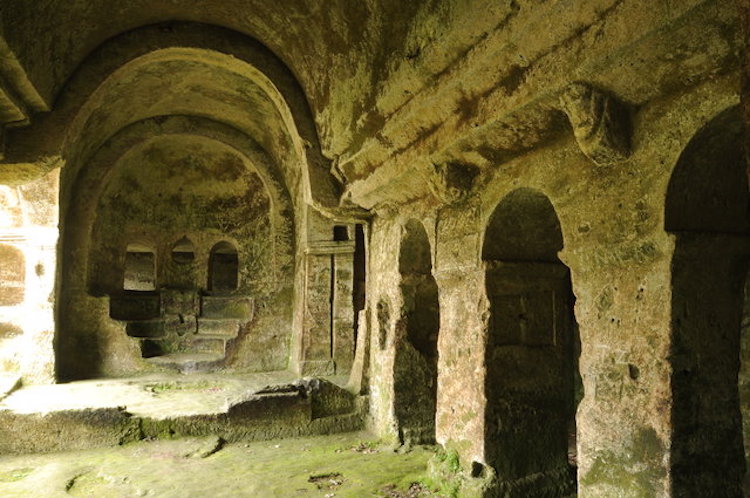 Aya Nikola Manastırı